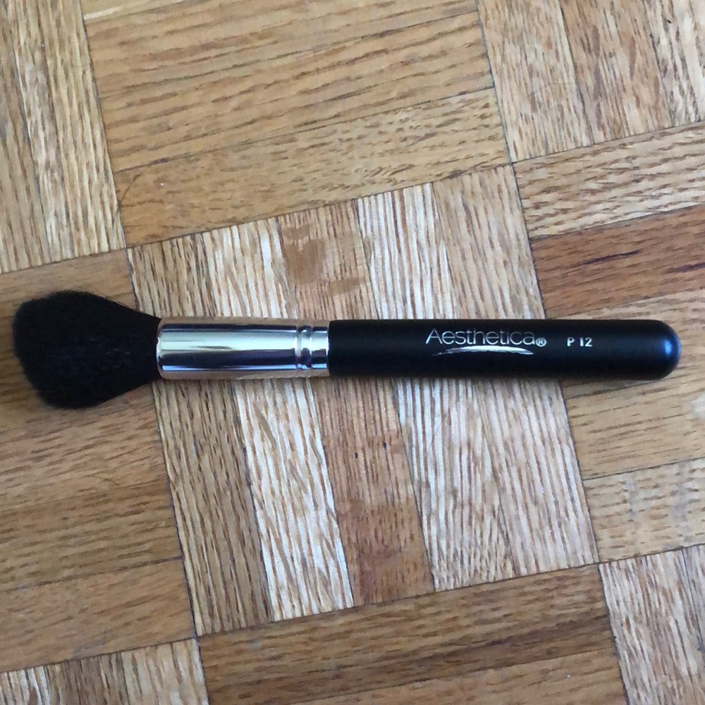 NEW Aesthetica P12 Face Brush